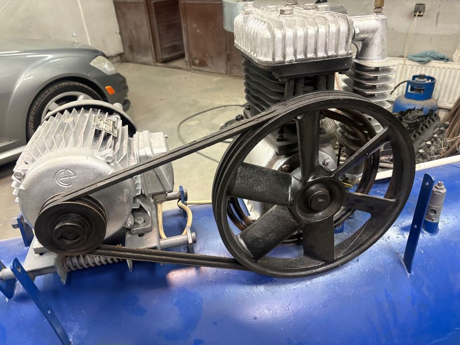 Италиански трифазен компресор