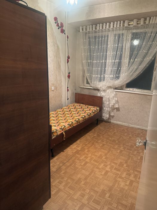 Комната на против Яккасарай РОВД