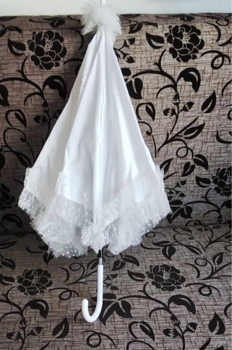 Umbrelă mireasă-model deosebit.