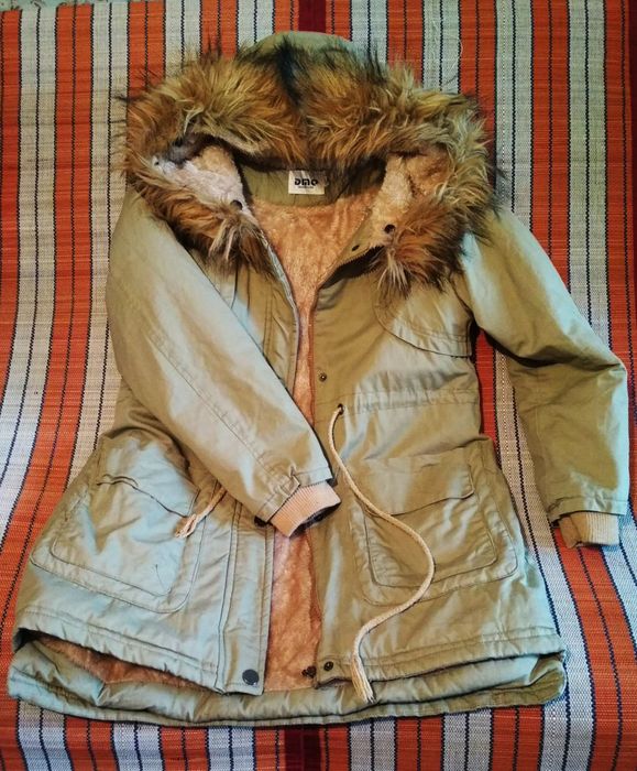 Зимняя куртка на девочку