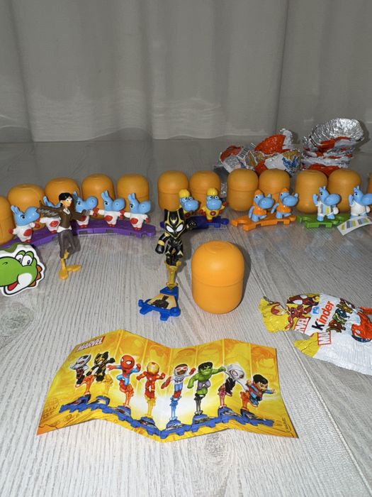 Kinder the happos  family . marvel .