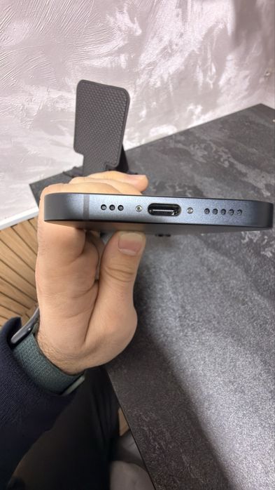 iPhone 16e Black 128 GB