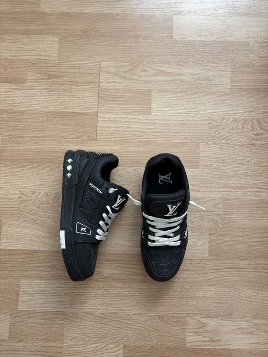 Adidasi Louis Vuitton