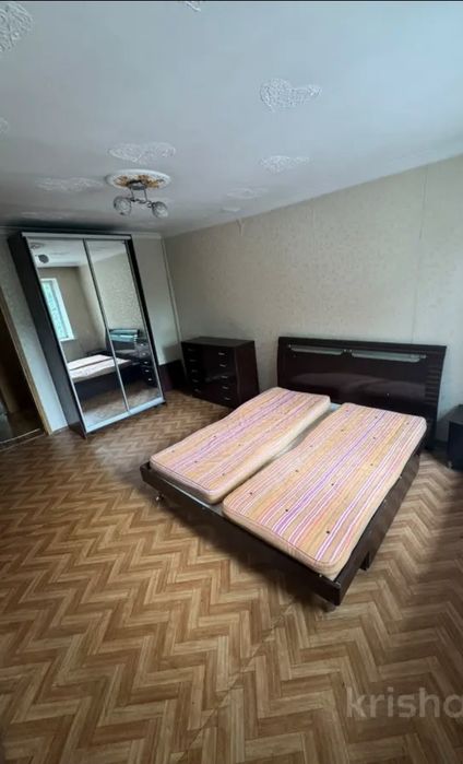 Продам спальный гарнитур