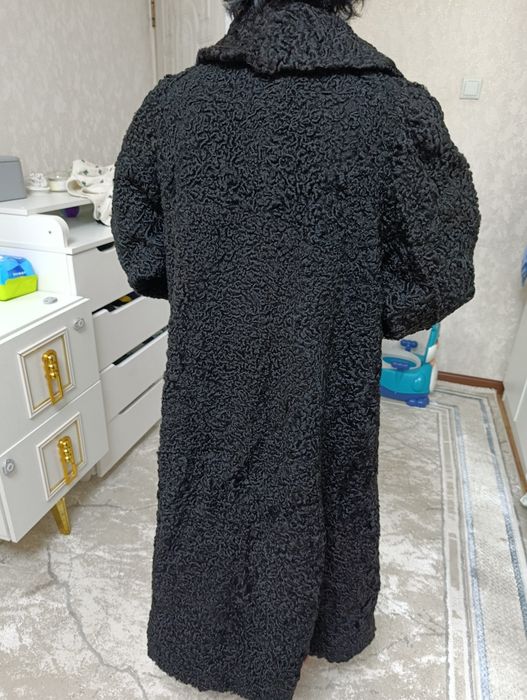 Шуба каракулевая натуральная