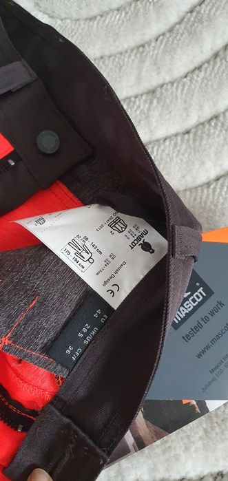 Mascot Pantaloni lucru M,nou cu etichetă