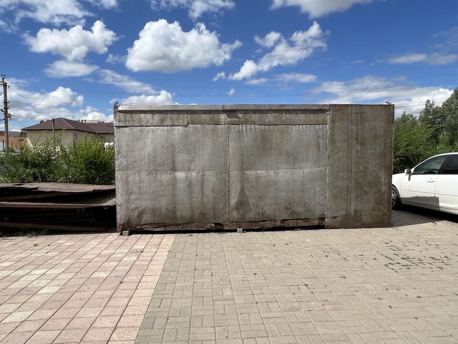 Железный гараж