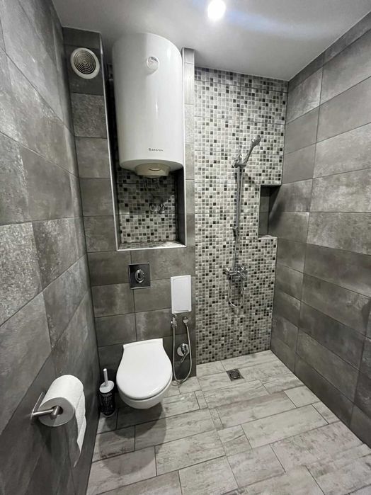 Тристаен Апартамент в Тракия