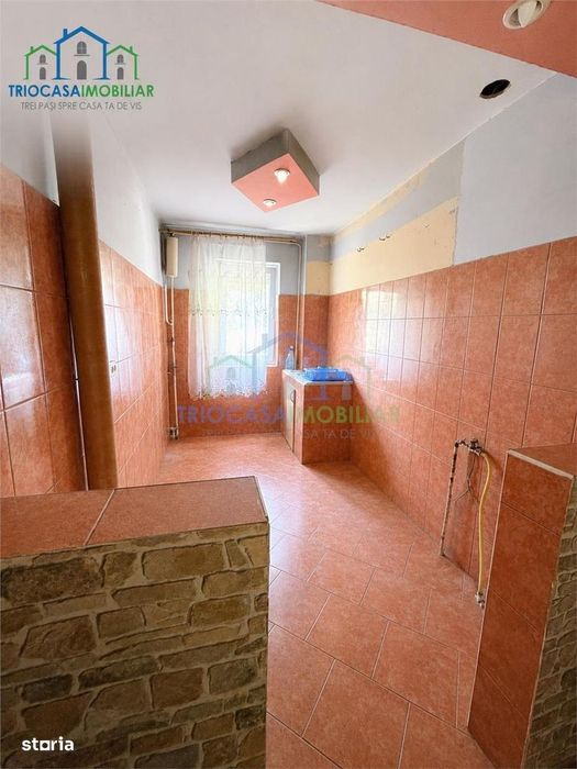 Apartament 3 camere Rovine