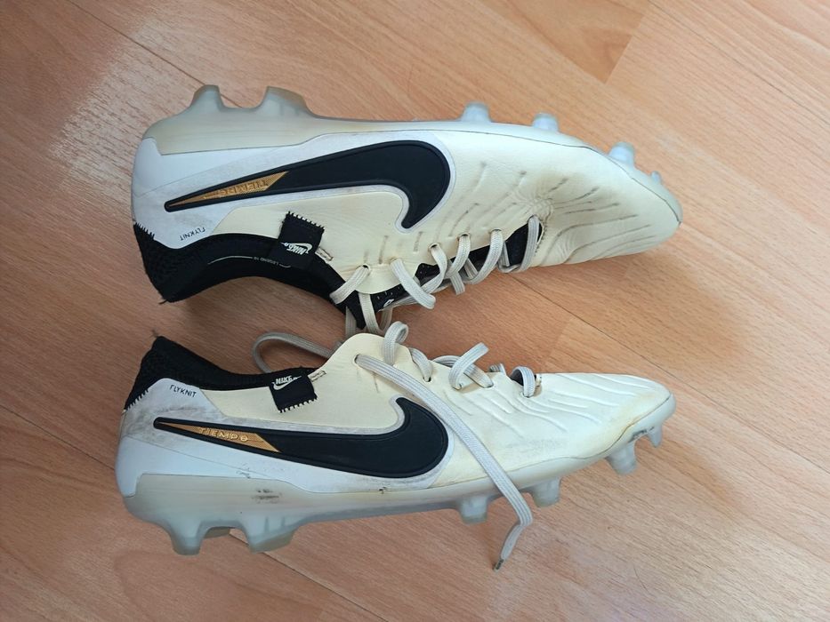 Ghete de fotbal Nike Tiempo Legend 10