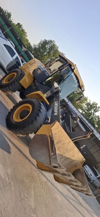 Рогрузчик сотилади