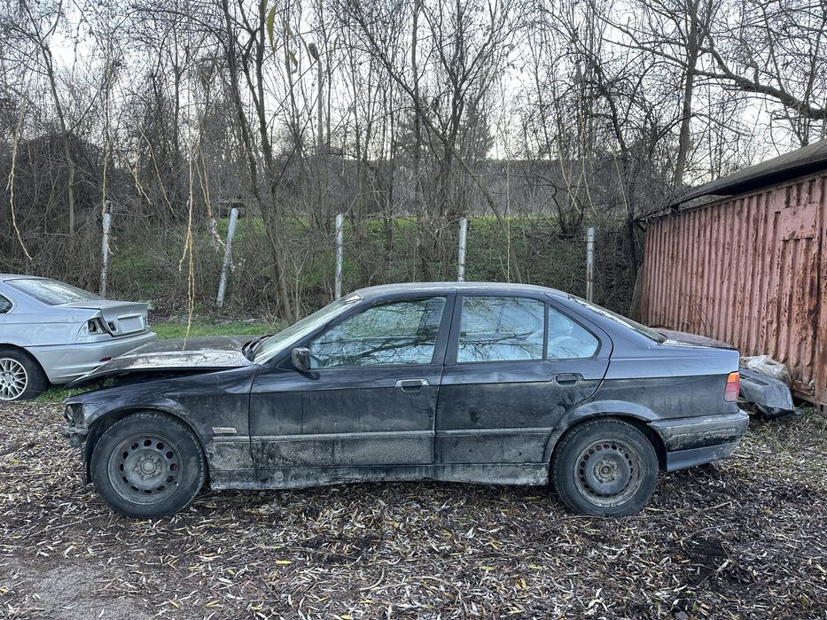 Bmw e36 318i НА ЧАСТИ