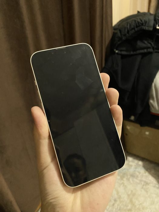 Срочно Iphone 13 128Gb с коробкой