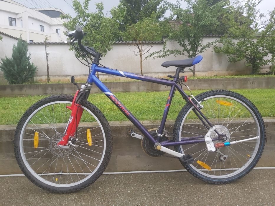 Vând trei biciclete