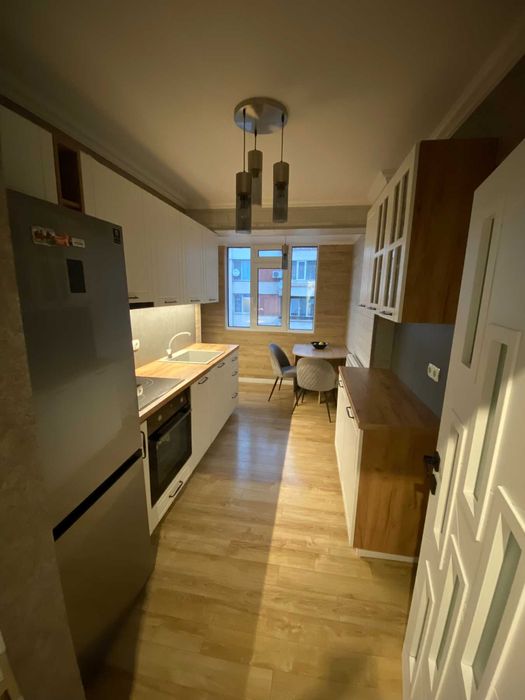 Продава се Тристаен апартамент в Пловдив, Център - 100 кв.м за 2395 €/кв.м - Снимка #17