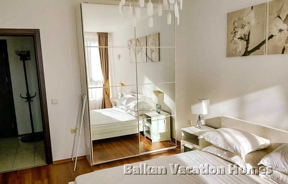 Стилен двустаен апартамент на брега на морето в Бяла