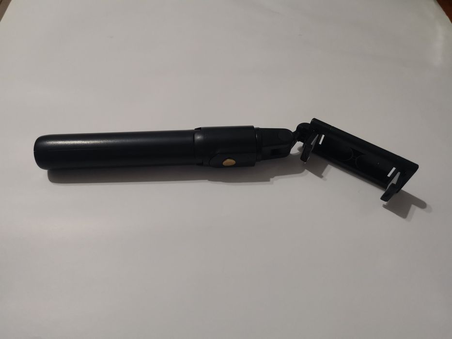 Trepied baston selfie stick-baston selfie stick tripod cu telecomanda