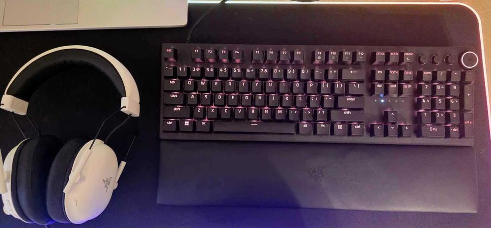 Set periferice Razer + boxe SteelSeries Arena 7 (2.1) – ofertă