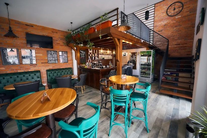 Spațiu comercial de închiriat   ideal Restaurant   Pub   Cafenea   Evenimente