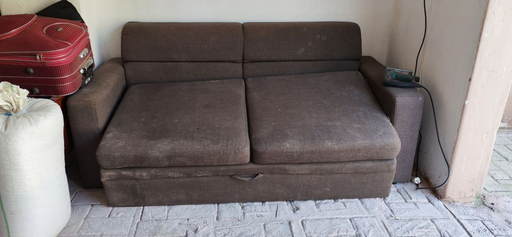 Vând canapea extensibilă