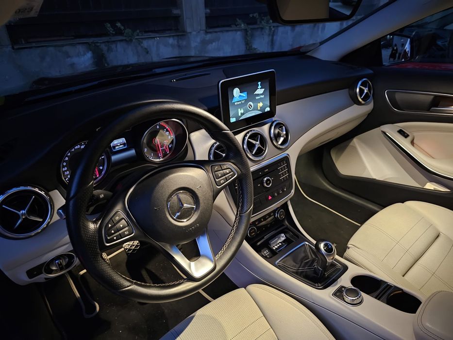 Mercedes-Benz GLA 200