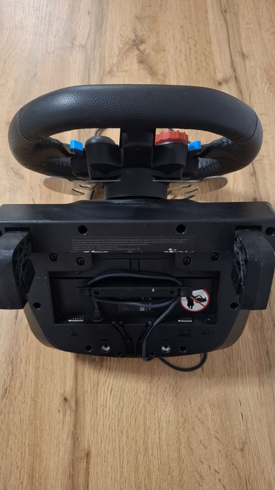 Продавам нов  волан logitech g 29