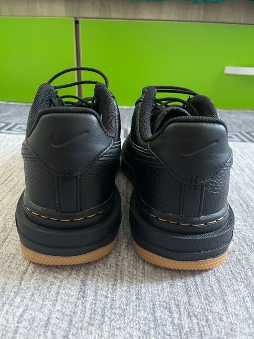 Nike Air Force 1 Luxe