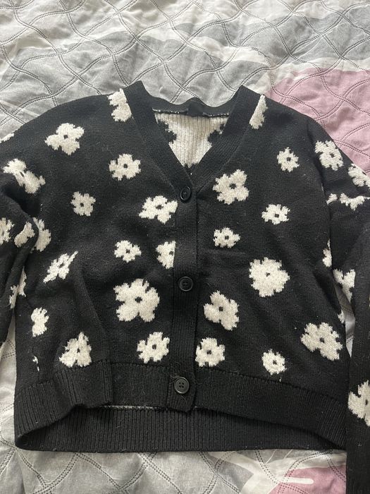 Пуловери и блузи