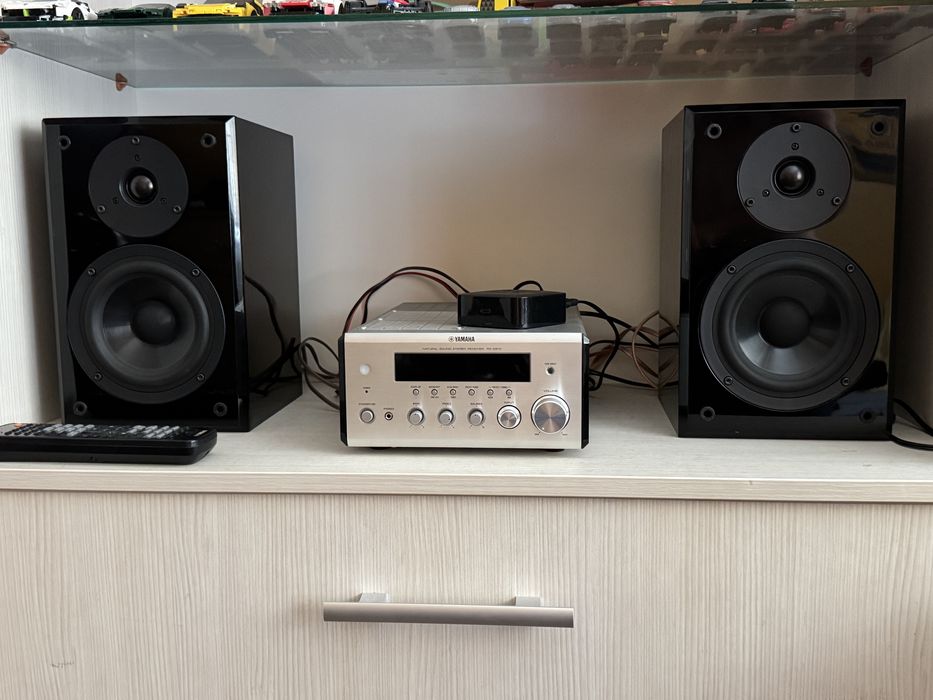 Yamaha RX-E810 + Yamaha NX-E400 + Reciever BT Logitech
