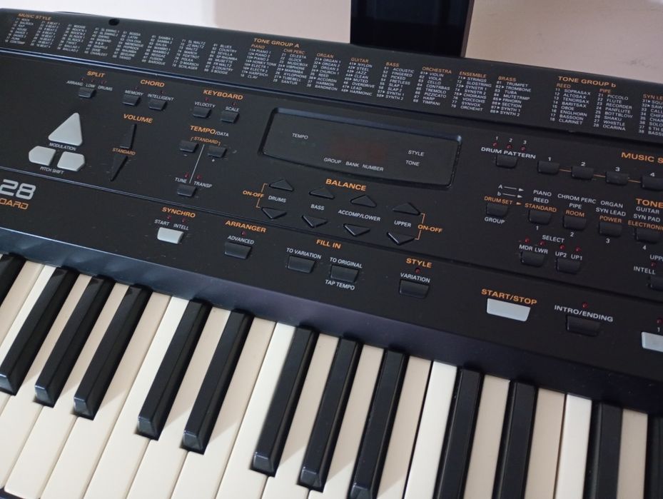 Roland  E16 E28 pian digital dinamic orga