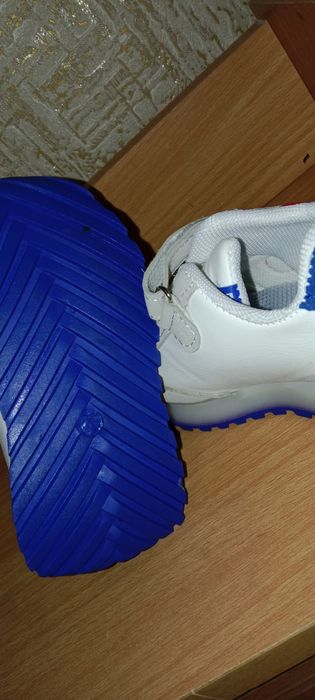 Кроссовка детская