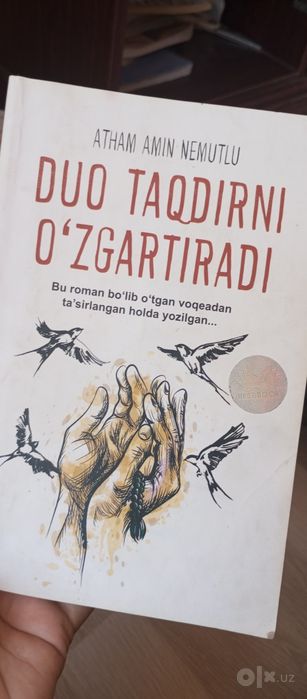 Kitoblar ishlatilgan toza tutilgan