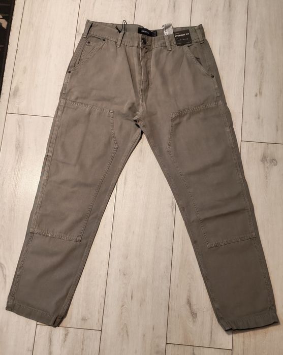 Vand pantaloni Pull&Bear