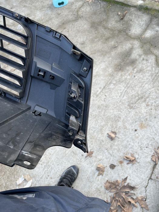 Nissan Navara 2019 десен калник,решетка