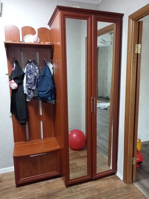 Шкаф для прихожей