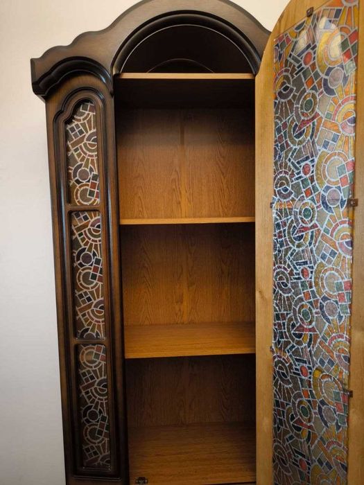 Vitrină deosebită cu sertare – Piesă deosebita