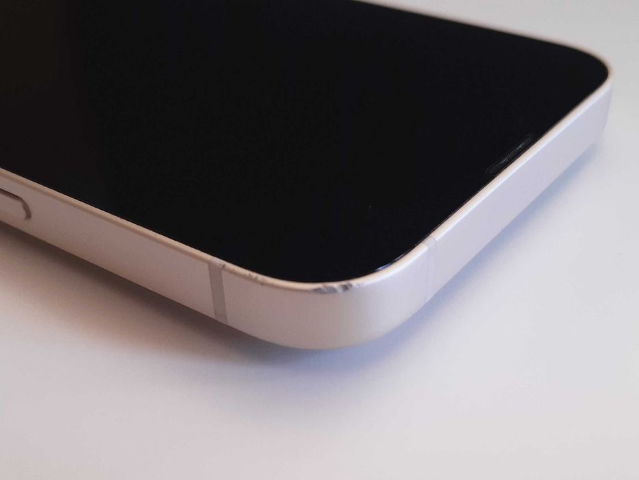 iPhone 13 - (128GB - Starlight / Бял) - Отличен