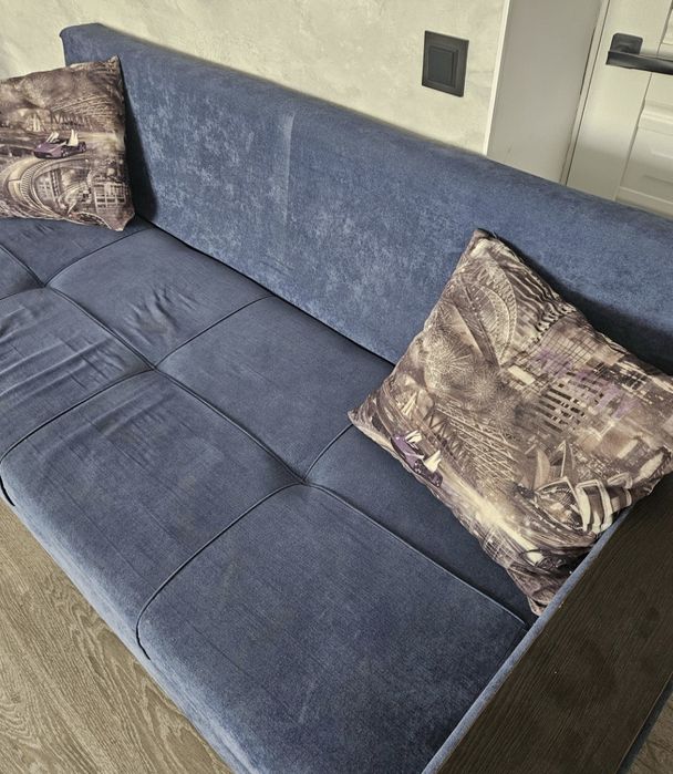 Диван.              .