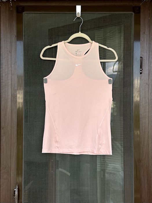 Дамски потник Nike Dri-FIT - размер S, Отлично състояние