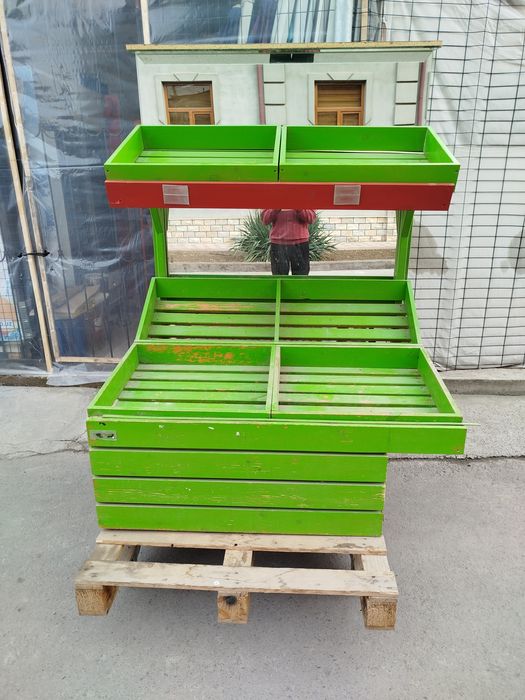 Meva sabzavotlar uchun vetrina stillaj