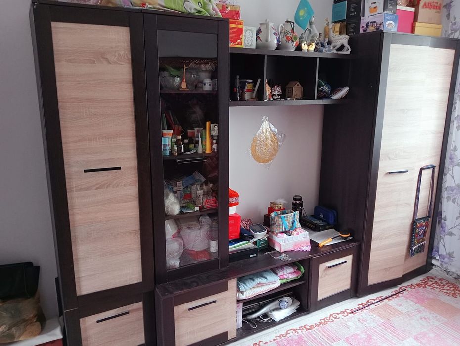 Продам стенку шкаф мебель.