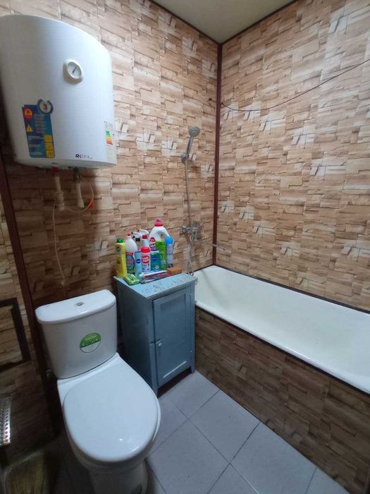 Gazalkent waxar markazida uy sotiladi