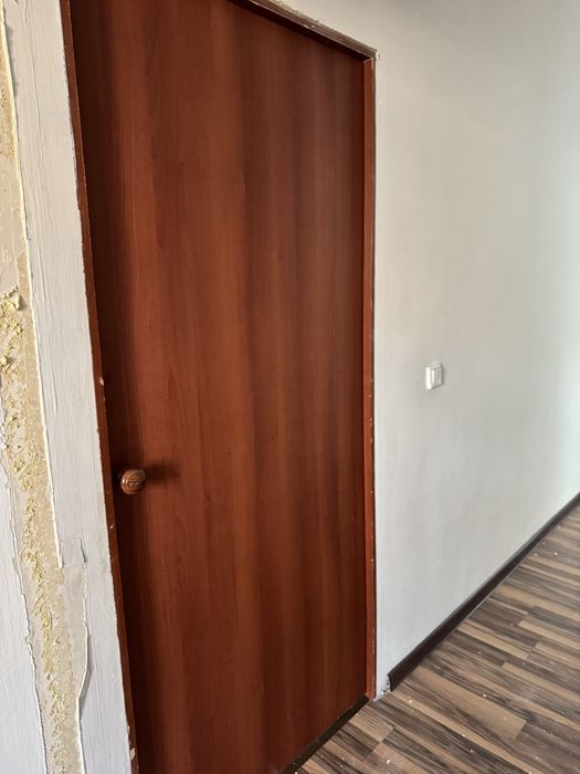 Междукомнатный дверь 2000х800 1 шт 2000х900 1 шт  2000х600 3 шт