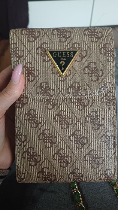 Чантичка Guess..