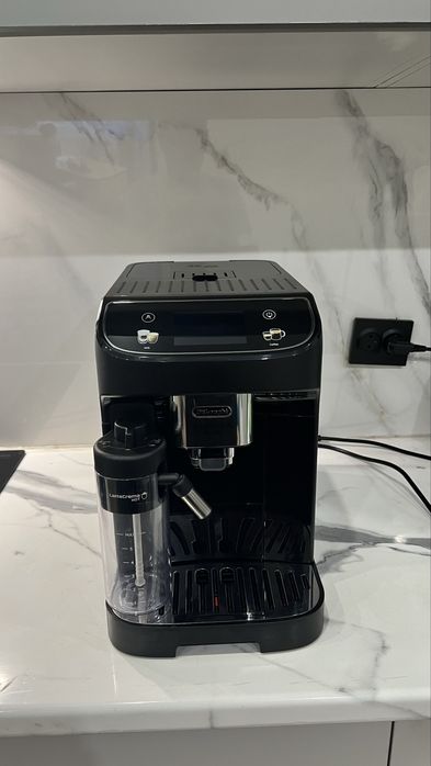 продам кофемашина   delonghi