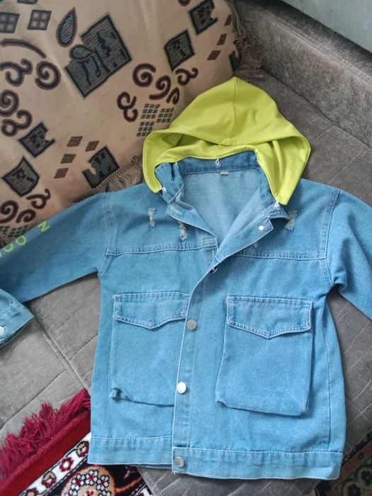 Продам джинсовку на девочку