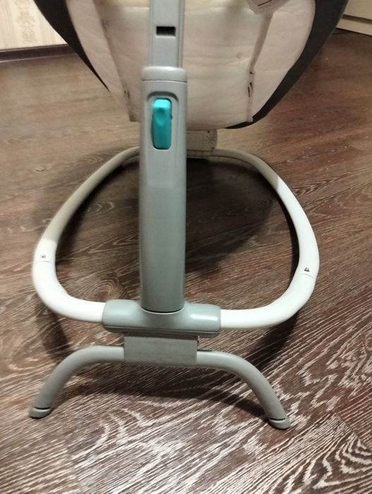 Продам качелю и шезлонг