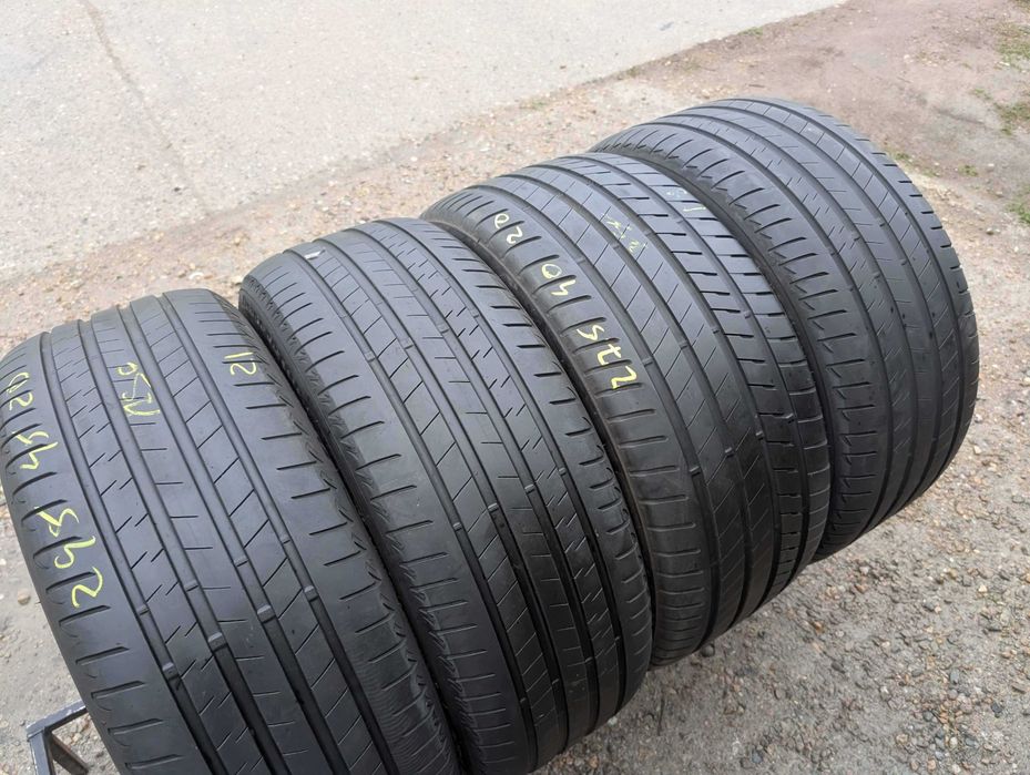 SET 4 Anvelope Vara 245/45 R20 + 275/40 R20 BRIDGESTONE Alenza 001 (BMW Original) - Runflat
