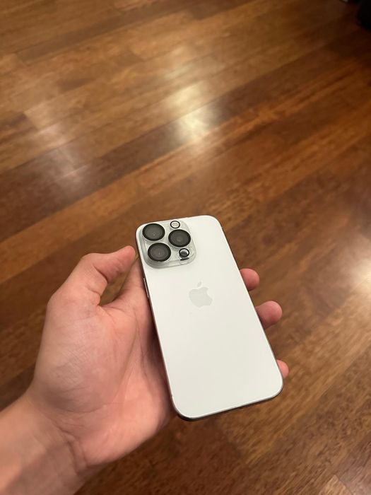 Iphone 15 pro bateria 90%