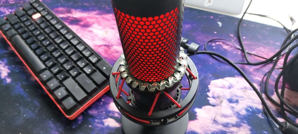 микрофон HyperX QuadCast
